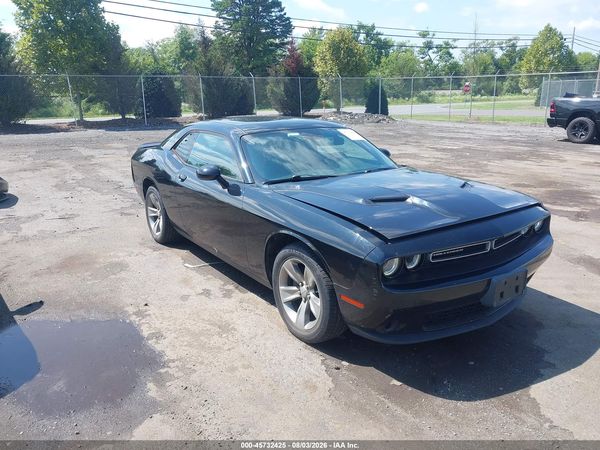 2018 DODGE CHALLENGER SXT