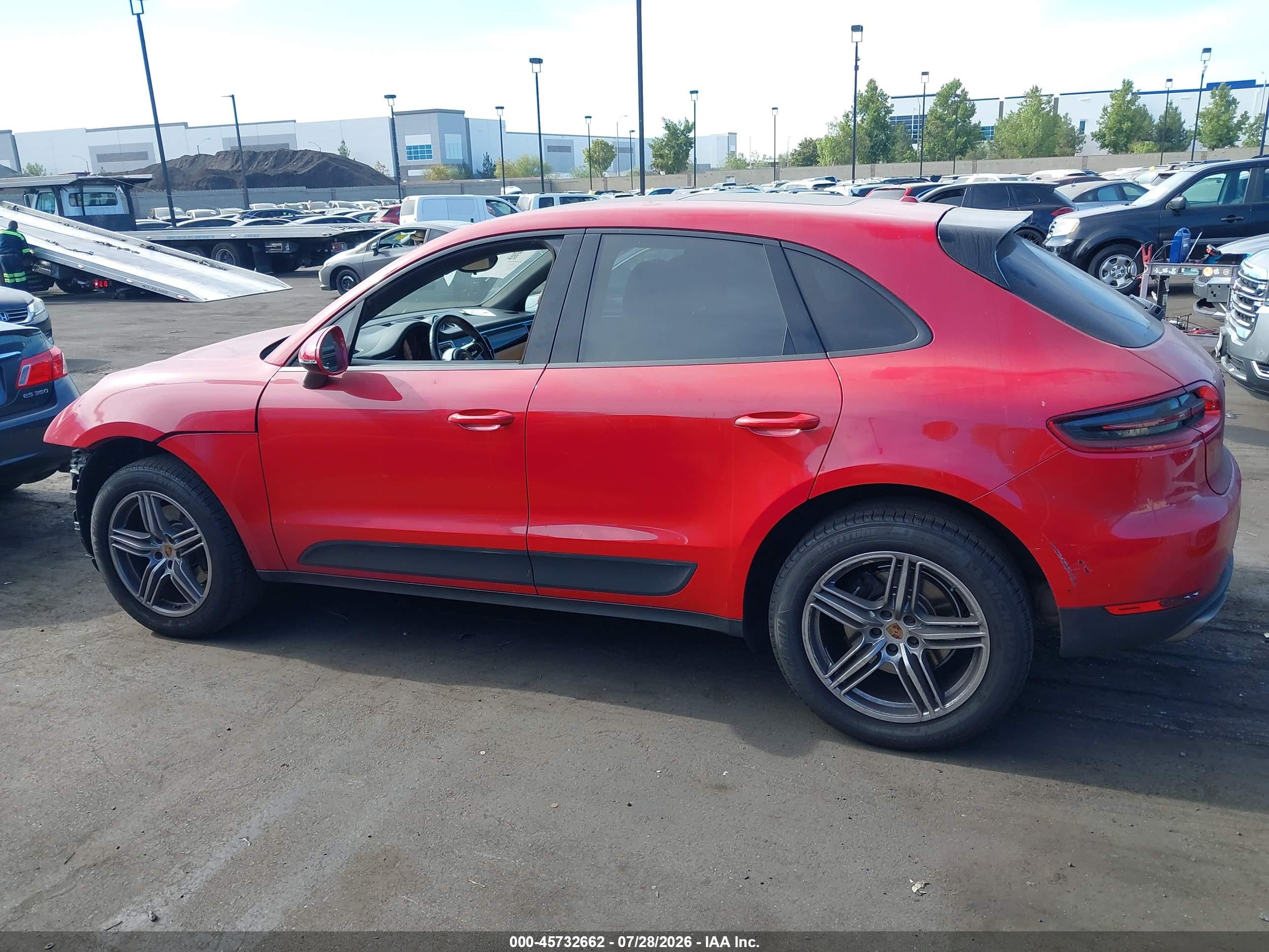 2018 PORSCHE MACAN