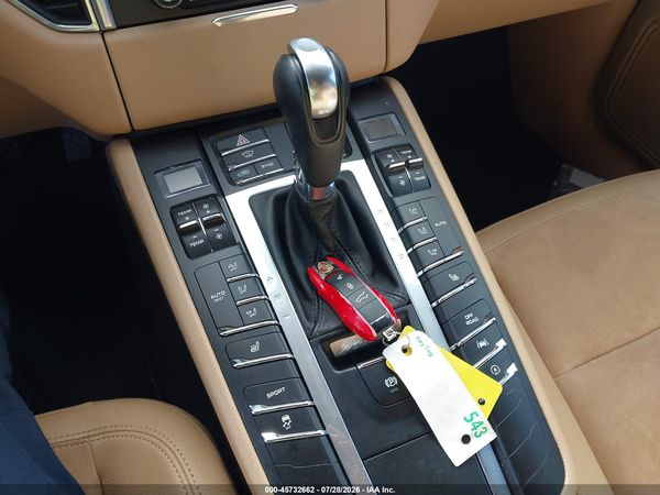 2018 PORSCHE MACAN