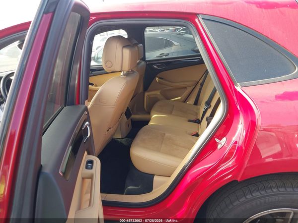 2018 PORSCHE MACAN