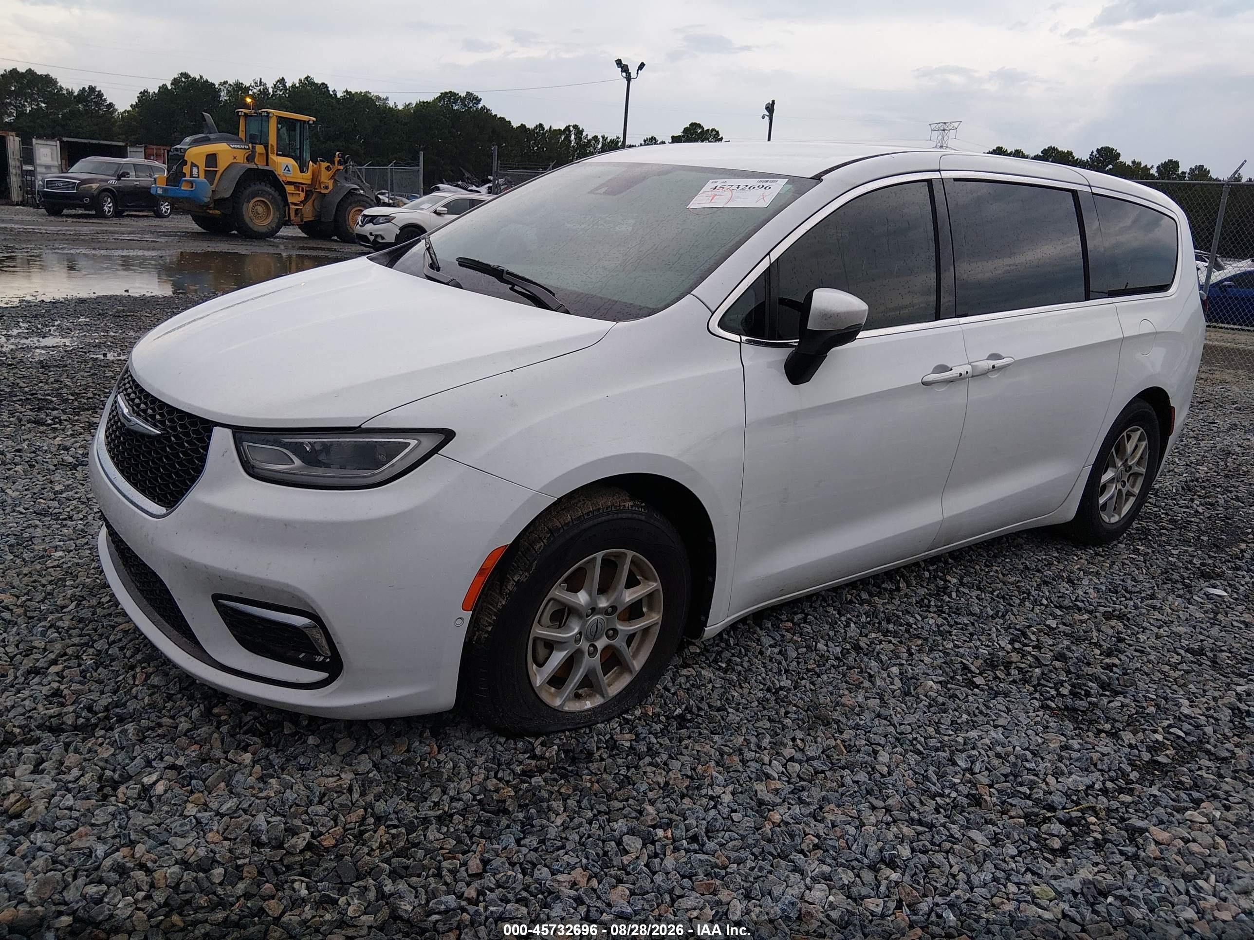 2023 CHRYSLER PACIFICA TOURING L — I2