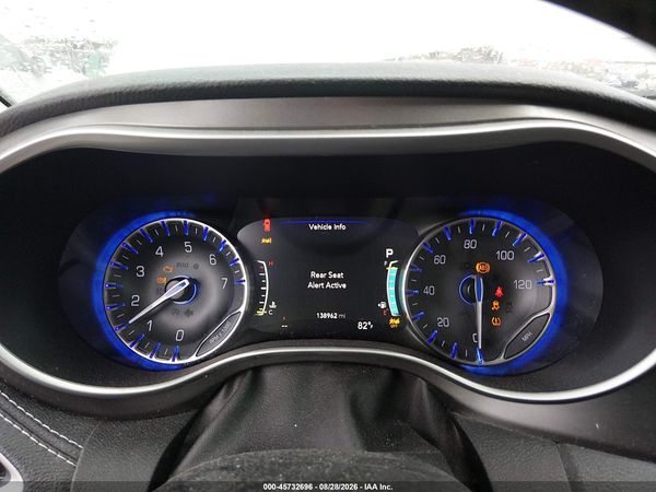 2023 CHRYSLER PACIFICA TOURING L — I7
