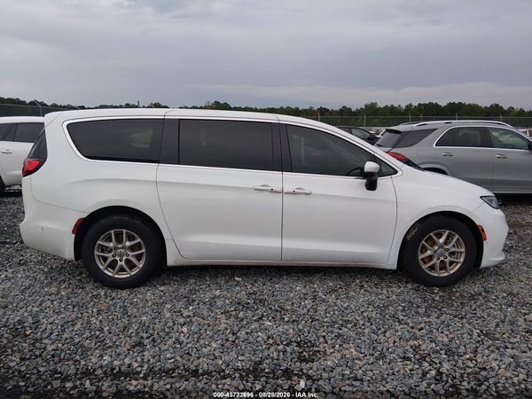 2023 CHRYSLER PACIFICA TOURING L — I116