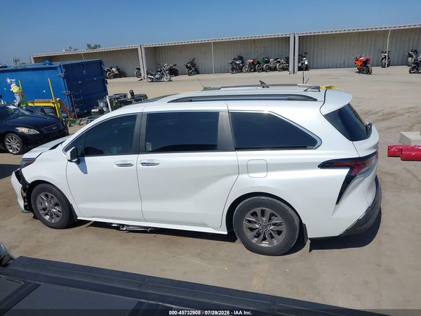 2023 TOYOTA SIENNA