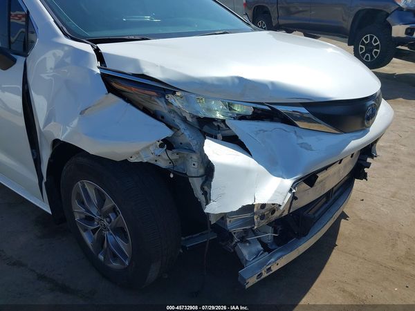 2023 TOYOTA SIENNA XLE