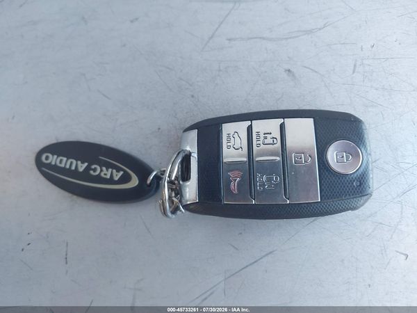 2017 KIA SEDONA LX