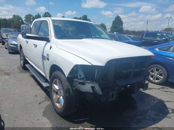 2016 RAM 1500 SLT