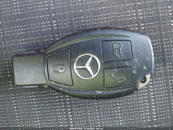 2016 MERCEDES-BENZ METRIS