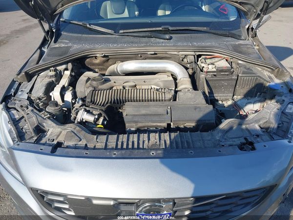 2016 VOLVO S60 CROSS COUNTRY T5 PLATINUM