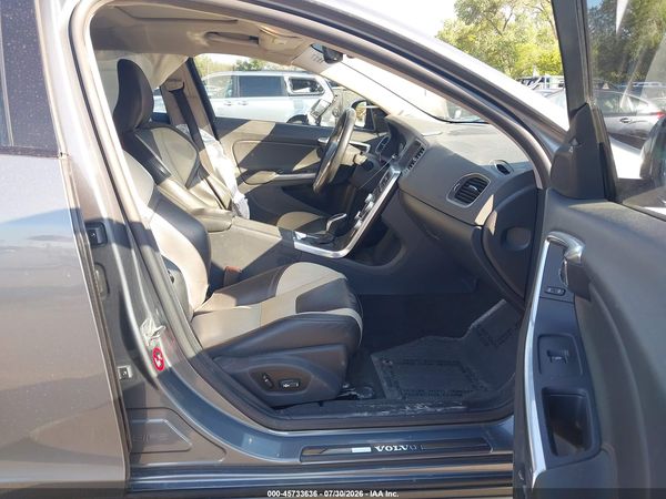 2016 VOLVO S60 CROSS COUNTRY T5 PLATINUM
