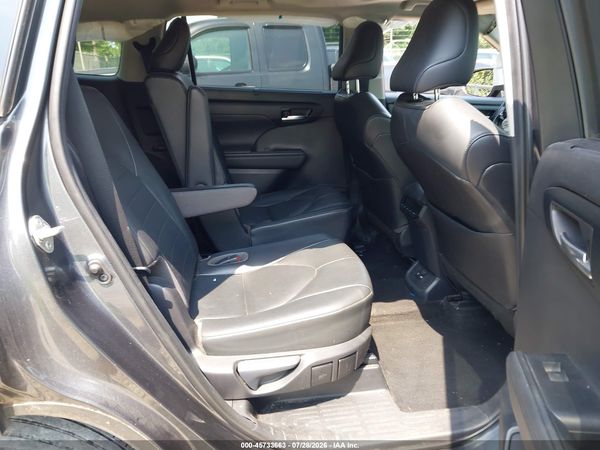 2020 TOYOTA HIGHLANDER XLE