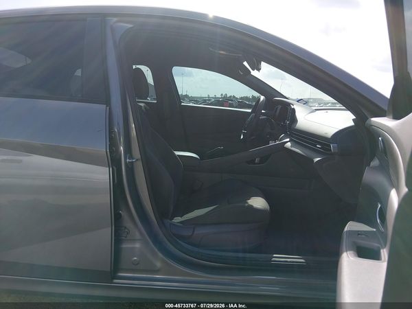 2022 HYUNDAI ELANTRA SE