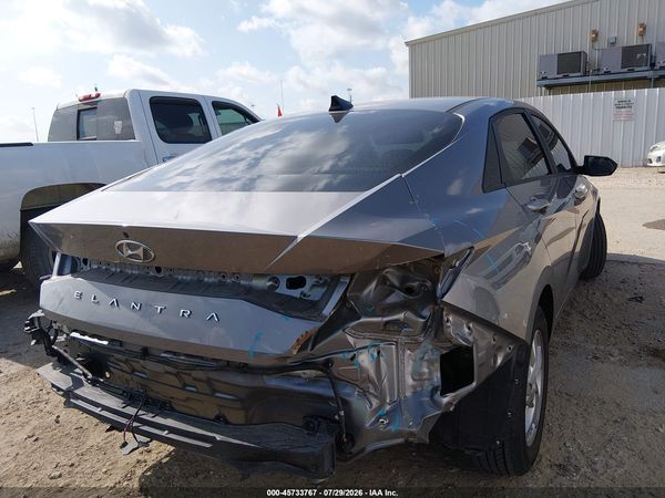 2022 HYUNDAI ELANTRA SE