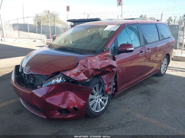 2017 TOYOTA SIENNA — I2