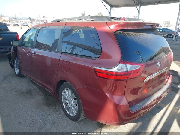 2017 TOYOTA SIENNA — I3