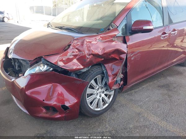 2017 TOYOTA SIENNA — I6