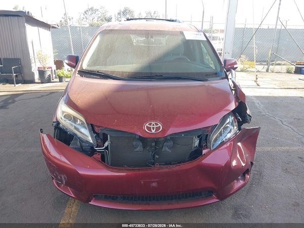 2017 TOYOTA SIENNA — I115