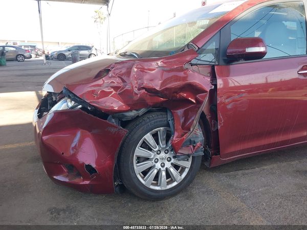 2017 TOYOTA SIENNA — I154
