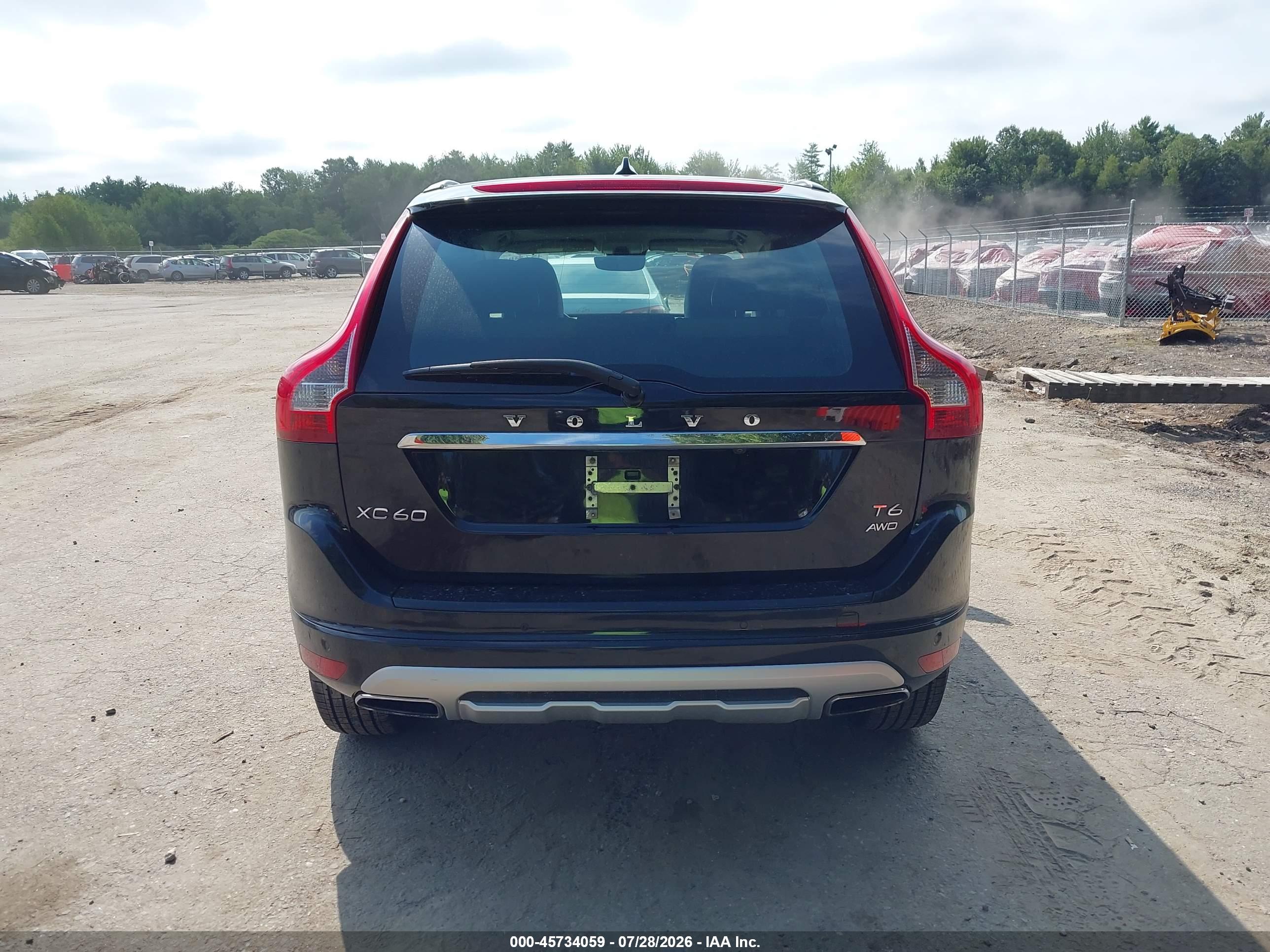 2017 VOLVO XC60 T6 DYNAMIC