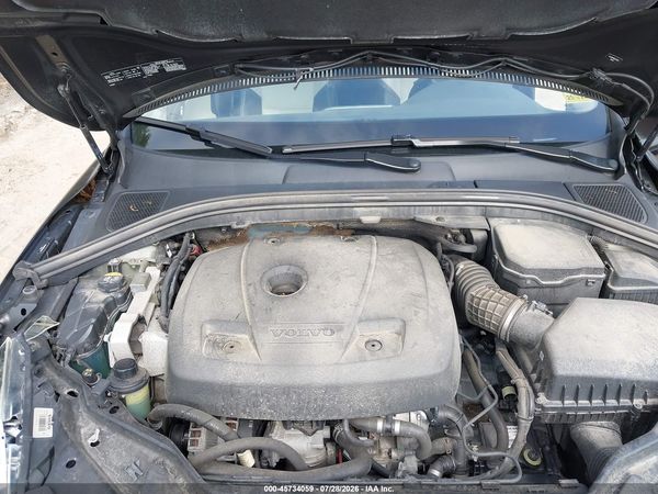 2017 VOLVO XC60 T6 DYNAMIC