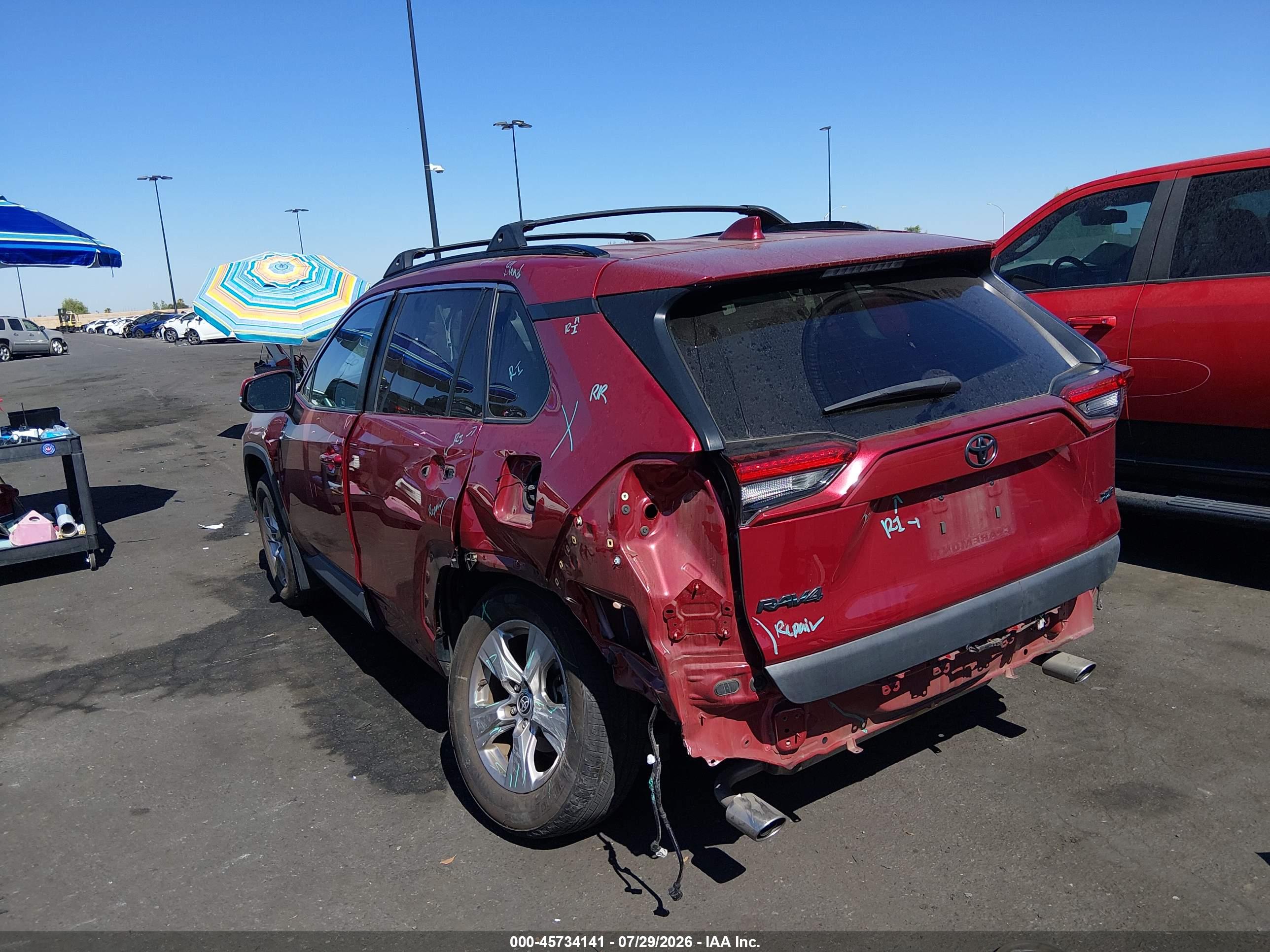 2023 TOYOTA RAV4 XLE