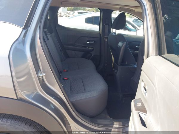2026 NISSAN KICKS SV — I8
