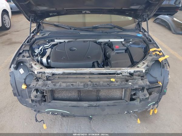 2017 VOLVO S90 T6 MOMENTUM