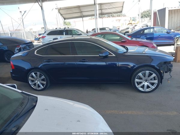 2017 VOLVO S90 T6 MOMENTUM
