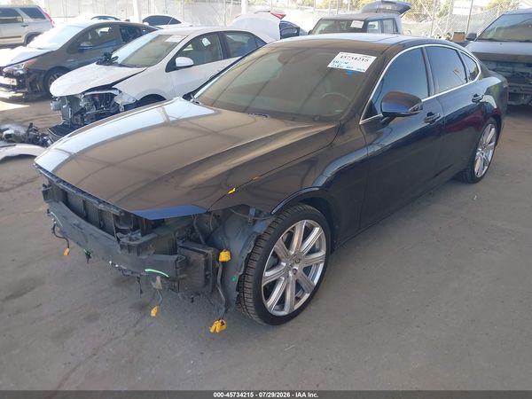 2017 VOLVO S90 T6 MOMENTUM