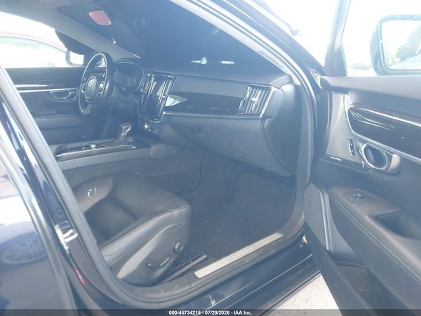 2017 VOLVO S90 T6 MOMENTUM