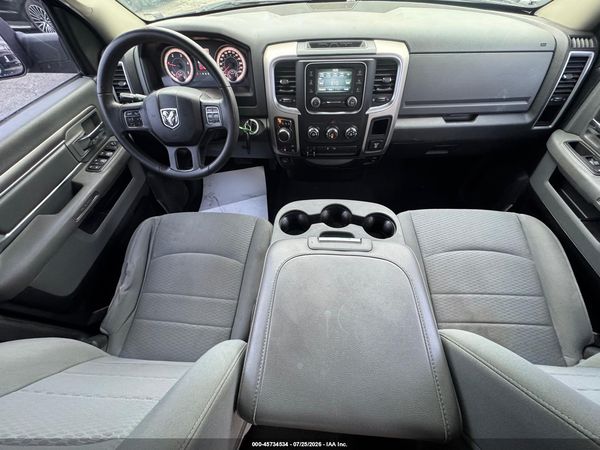 2016 RAM 1500 SLT