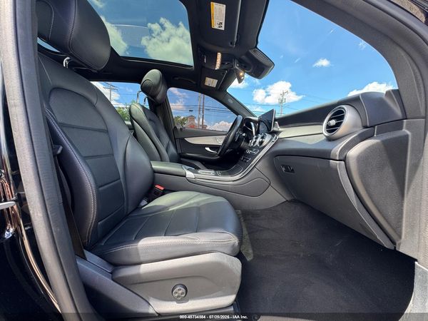 2022 MERCEDES-BENZ GLC 300 SUV