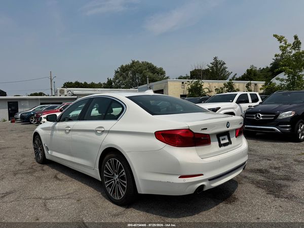 2020 BMW 530
