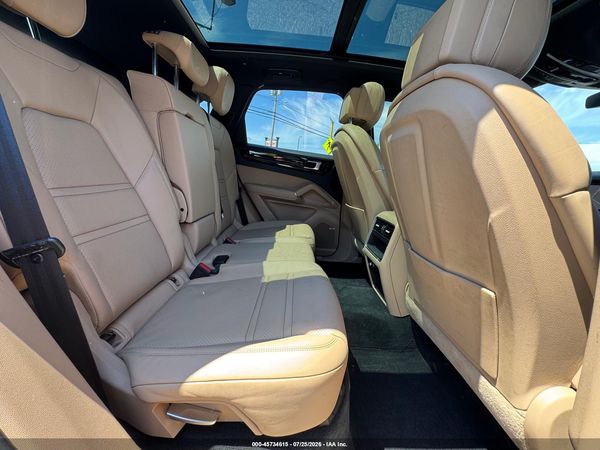 2019 PORSCHE CAYENNE