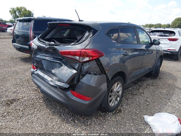 2017 HYUNDAI TUCSON SE