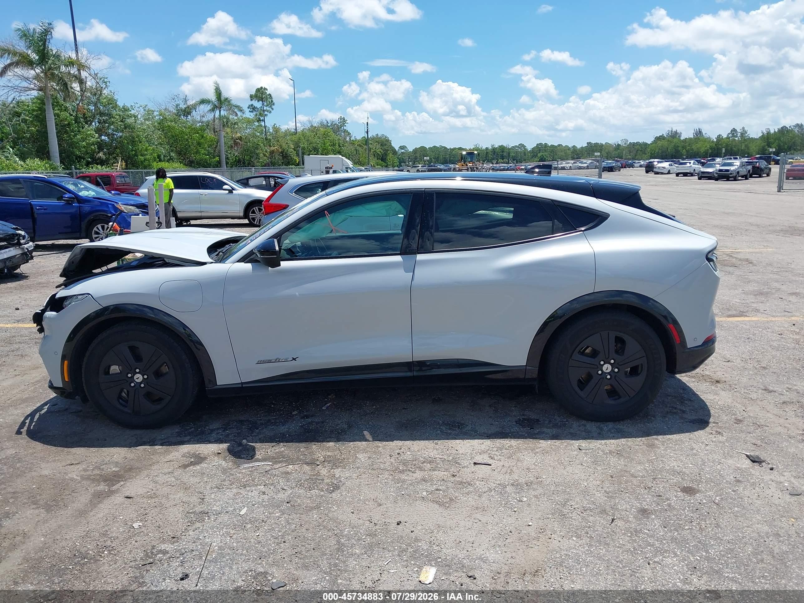 2021 FORD MUSTANG MACH-E CALIFORNIA ROUTE 1