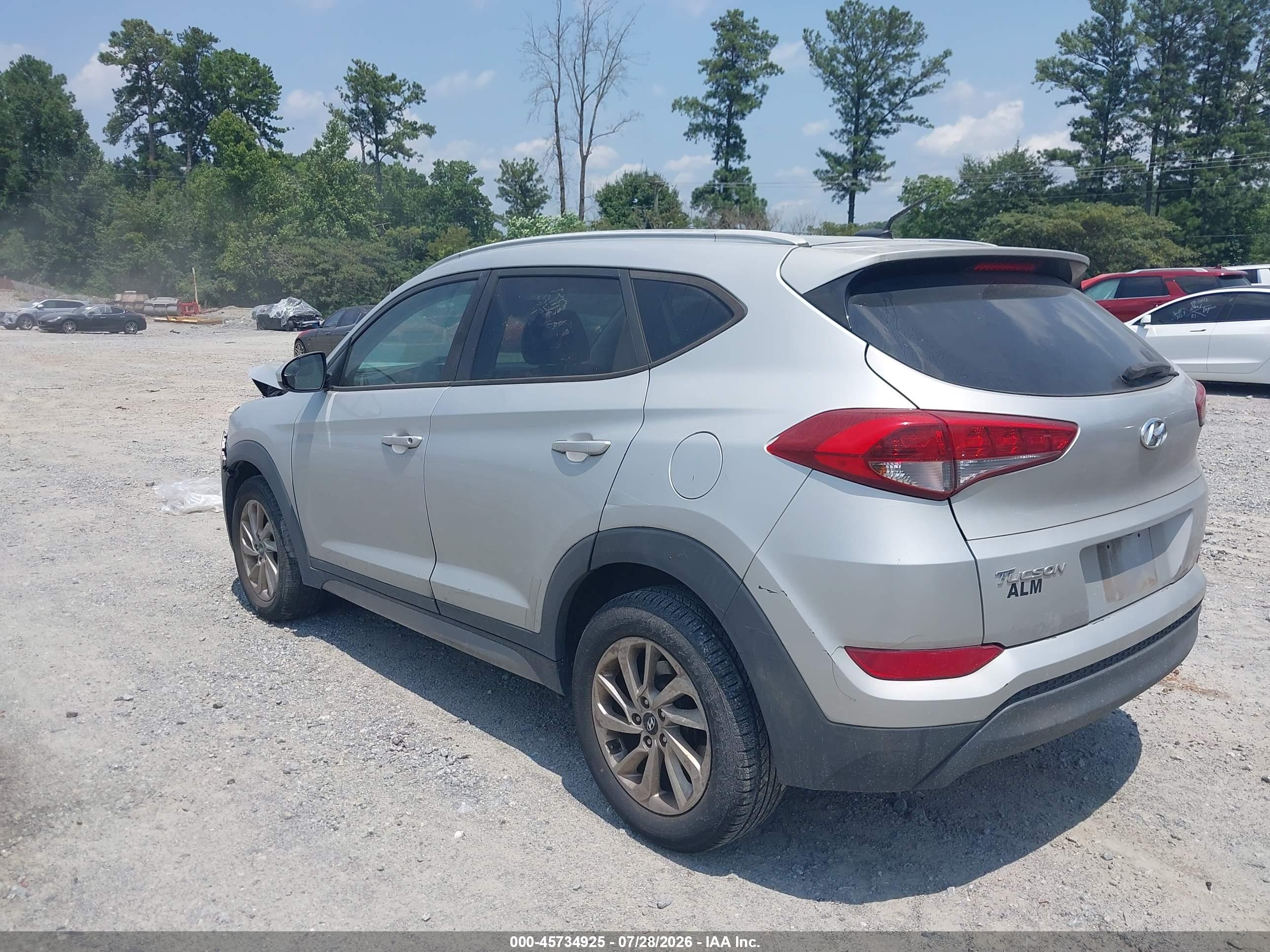 2017 HYUNDAI TUCSON SE