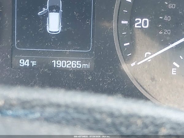 2017 HYUNDAI TUCSON SE