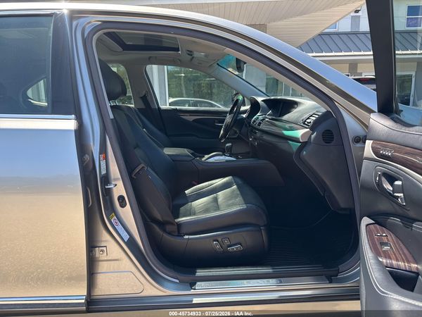 2016 LEXUS LS 460