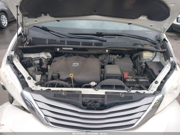 2017 TOYOTA SIENNA XLE 8 PASSENGER