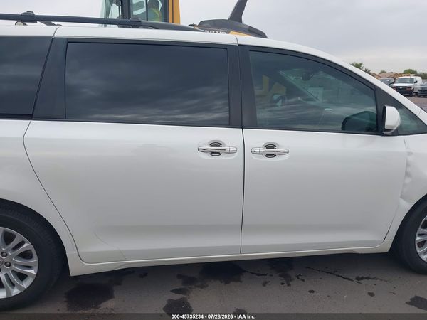 2017 TOYOTA SIENNA XLE 8 PASSENGER
