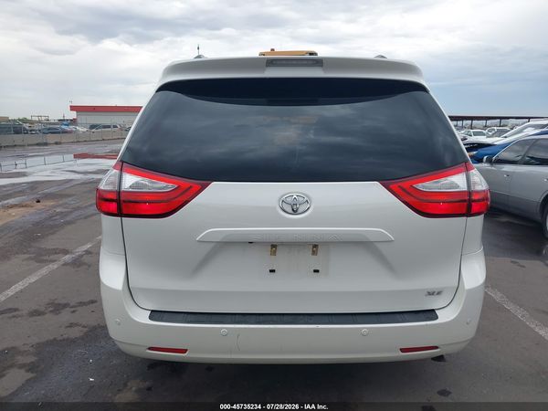 2017 TOYOTA SIENNA XLE 8 PASSENGER