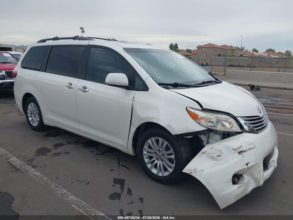 2017 TOYOTA SIENNA XLE 8 PASSENGER