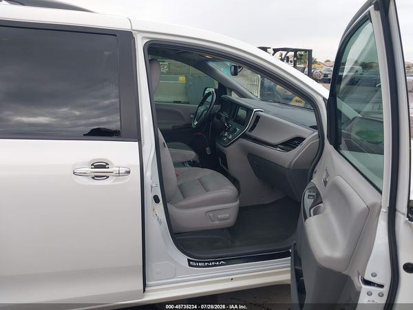 2017 TOYOTA SIENNA XLE 8 PASSENGER