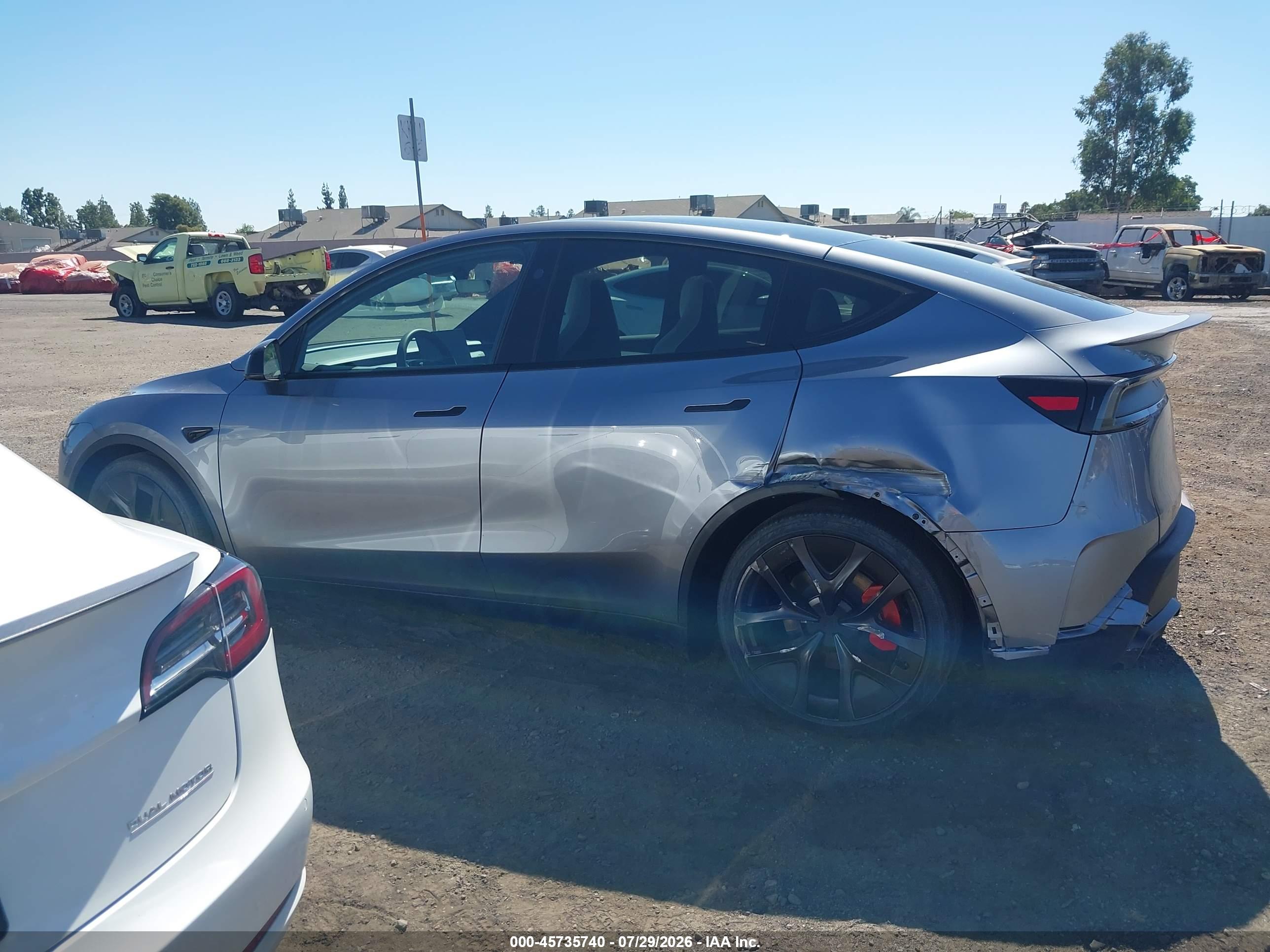 2026 TESLA MODEL Y