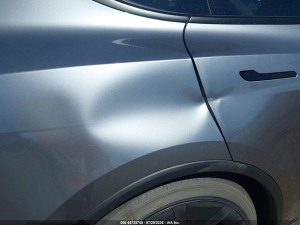 2026 TESLA MODEL Y