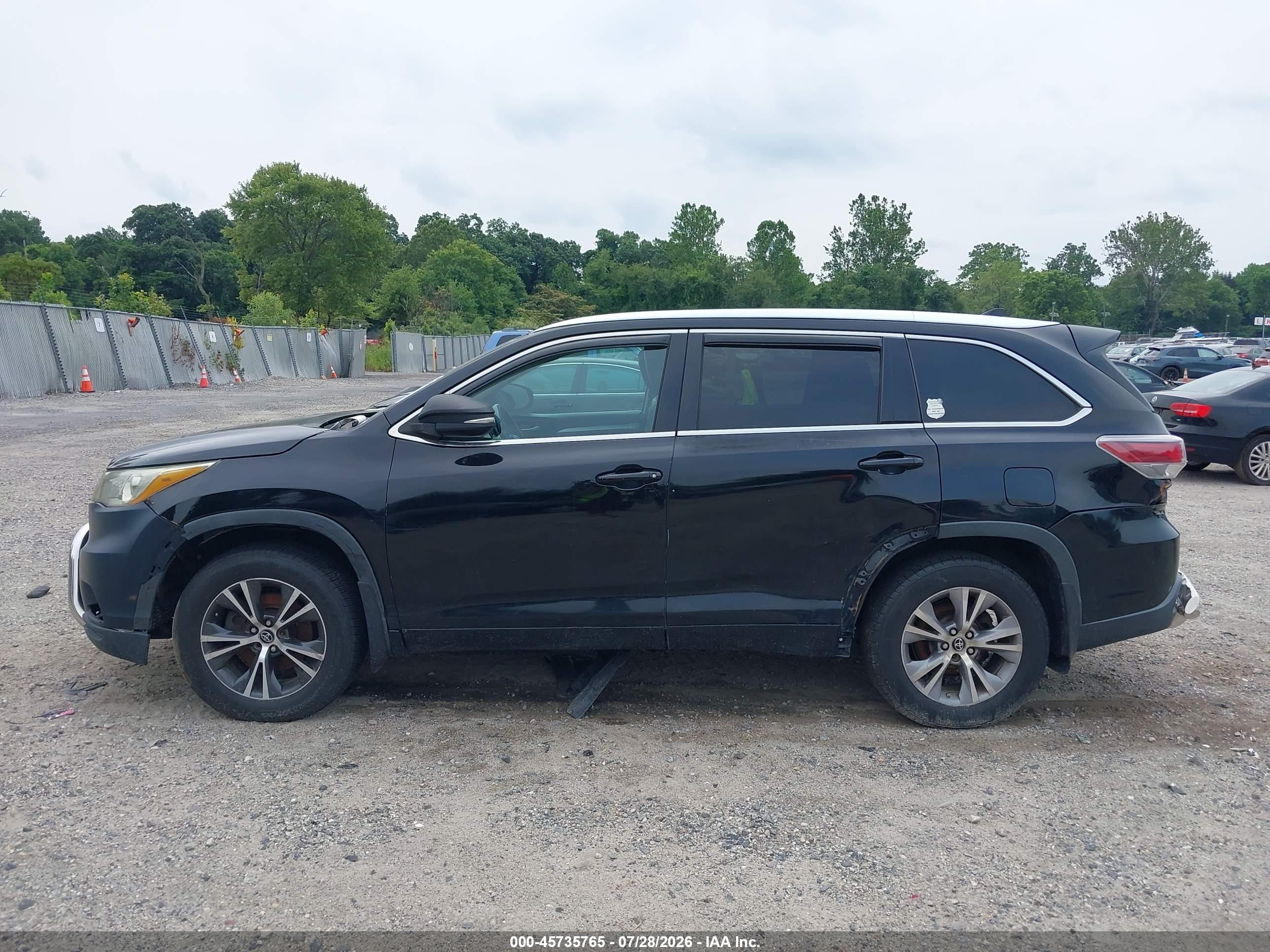 2016 TOYOTA HIGHLANDER XLE V6