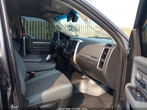 2017 RAM 1500 BIG HORN  4X2 6'4 BOX