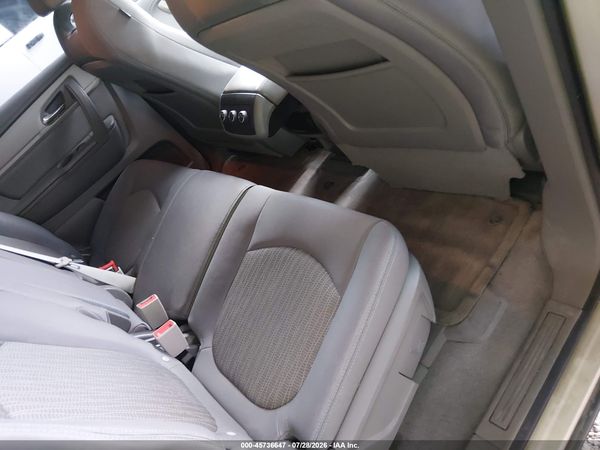 2016 CHEVROLET TRAVERSE LT — I8