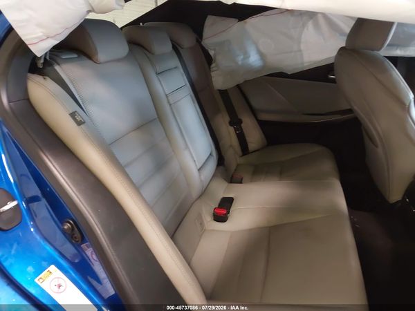2016 LEXUS IS 300